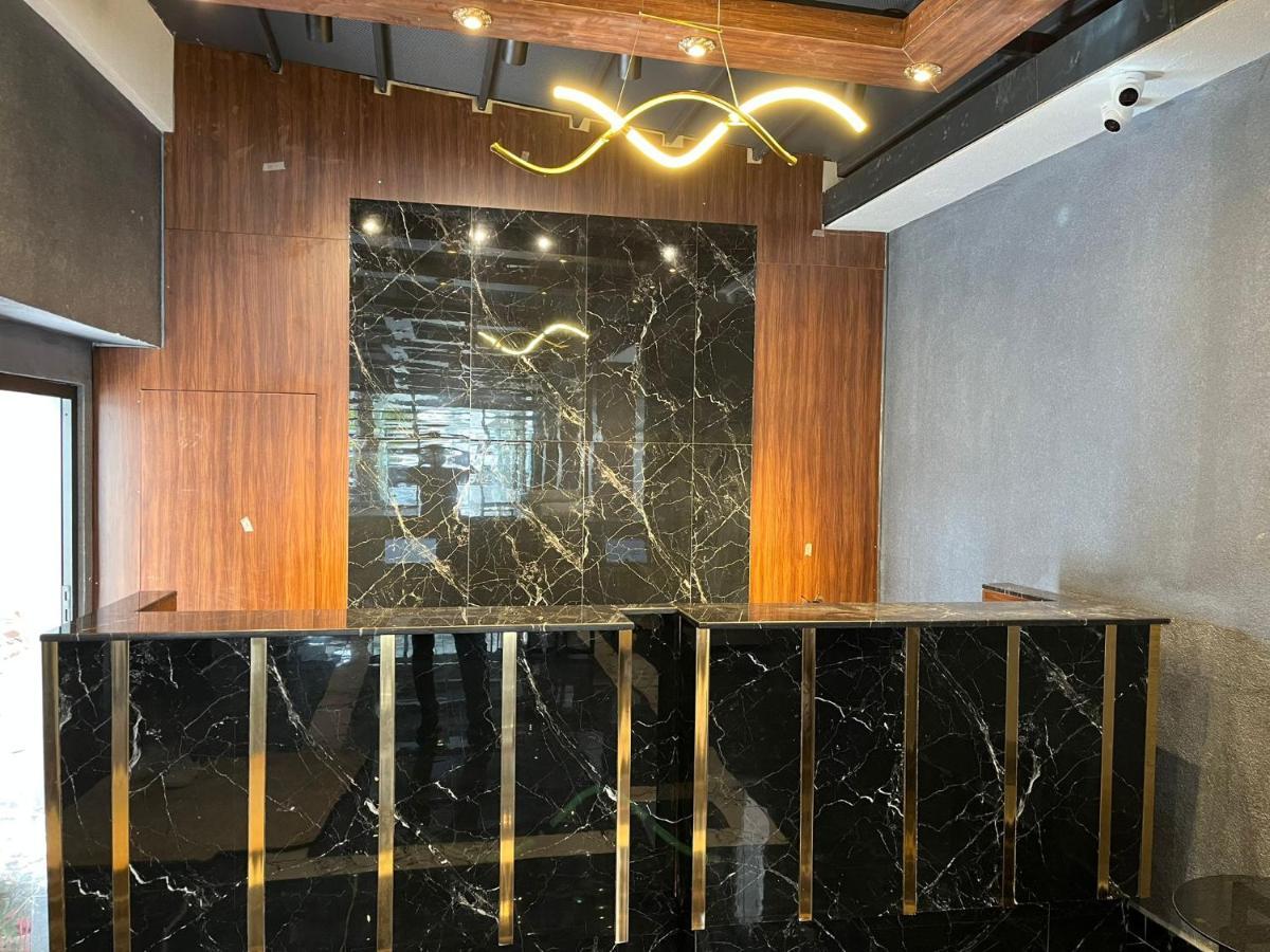 Istanblu Hotel Atasehir Istanboel Buitenkant foto