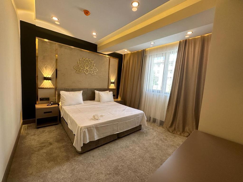 Istanblu Hotel Atasehir Istanboel Buitenkant foto